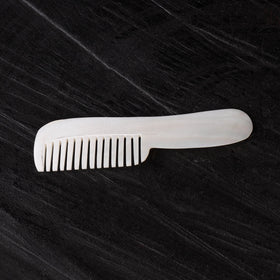 Handcrafted seashell hair comb (small) 07