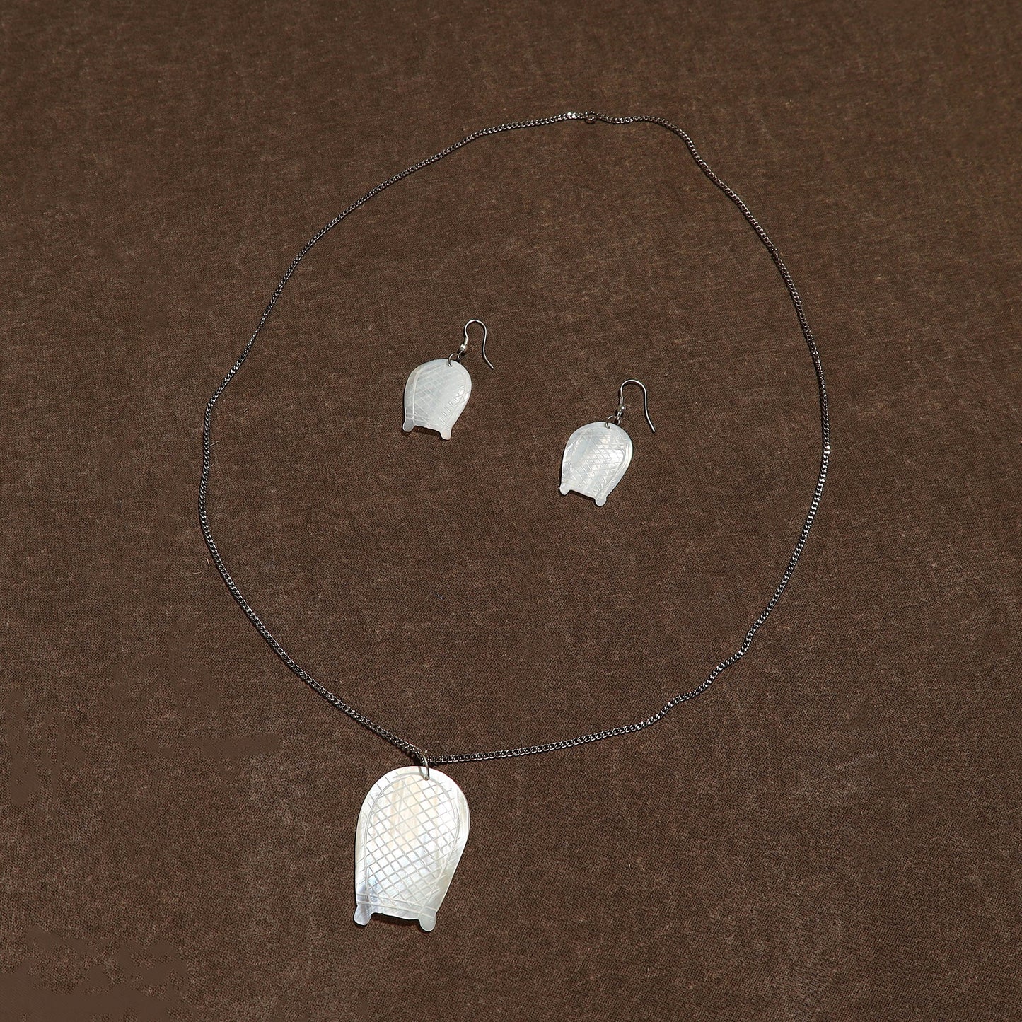 Handcrafted Seashell Necklace Set 14