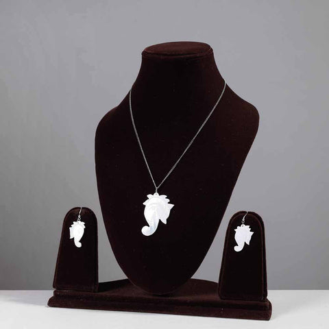  Handcrafted Seashell Necklace Set Online at iTokri.com 