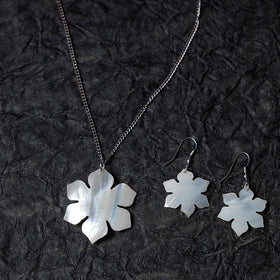  Handcrafted Seashell Necklace Set Online at iTokri.com 