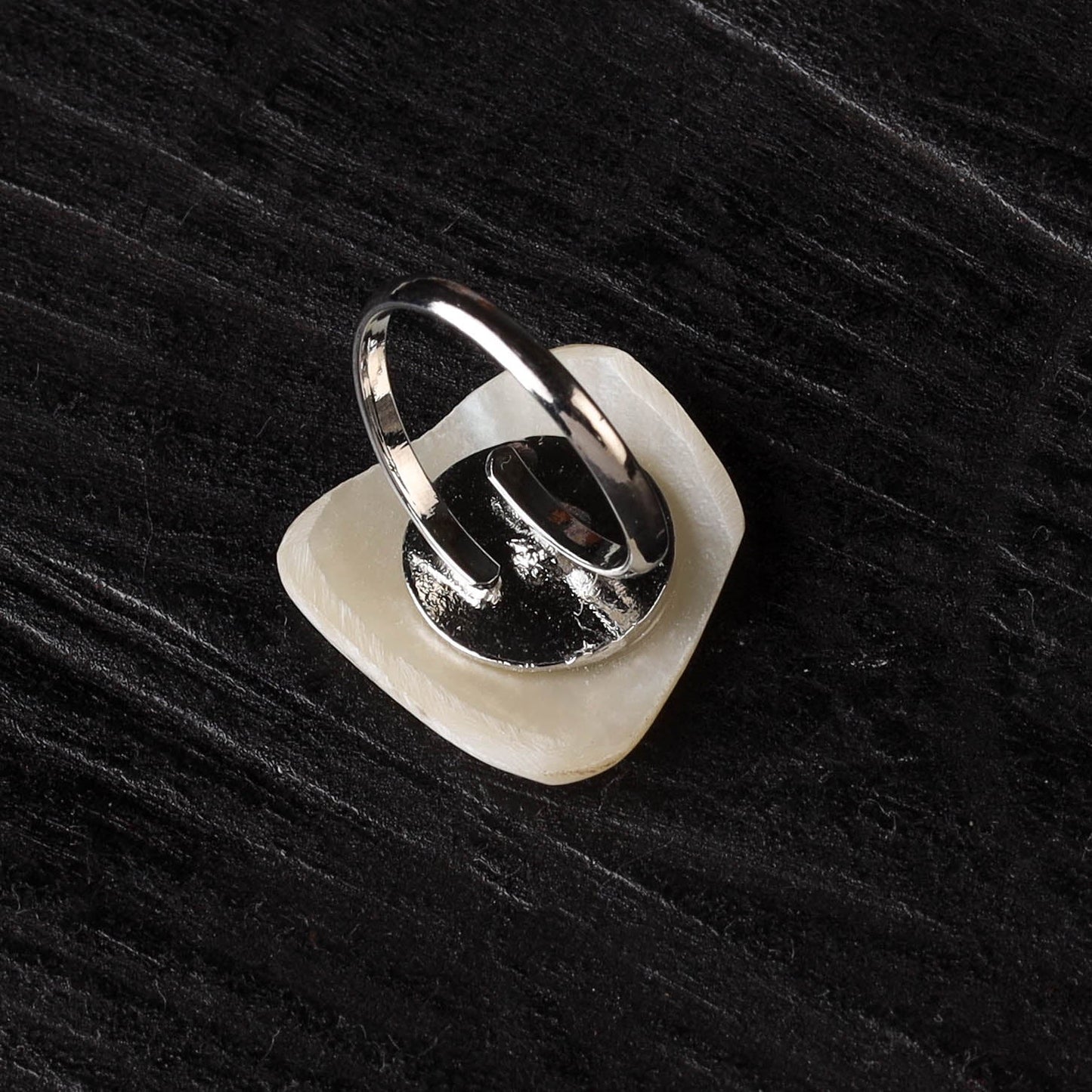 White - handcrafted seashell ring (adjustable) 19