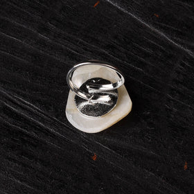 White - handcrafted seashell ring (adjustable) 20