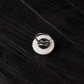 White - handcrafted seashell ring (adjustable) 24