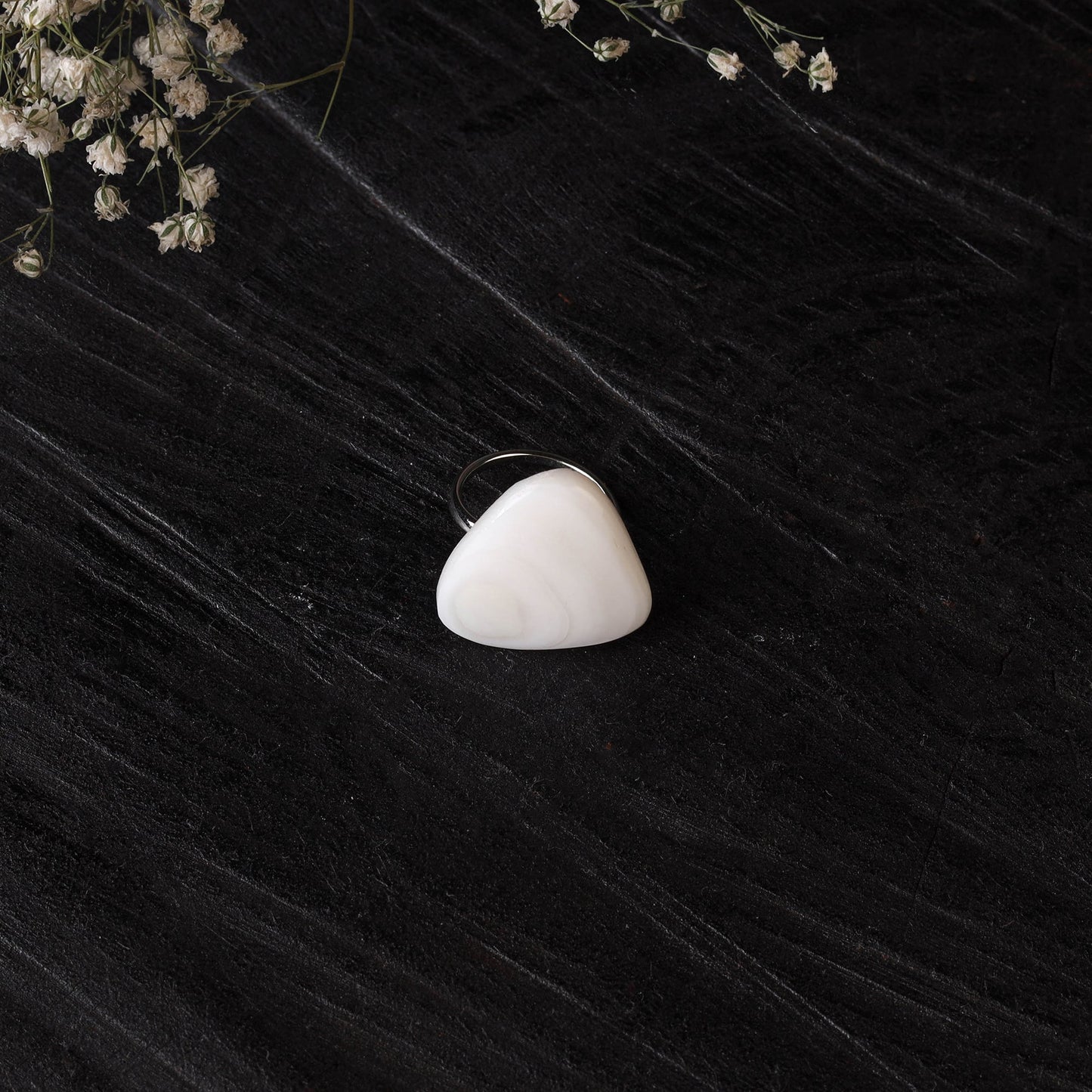 White - handcrafted seashell ring (adjustable) 27
