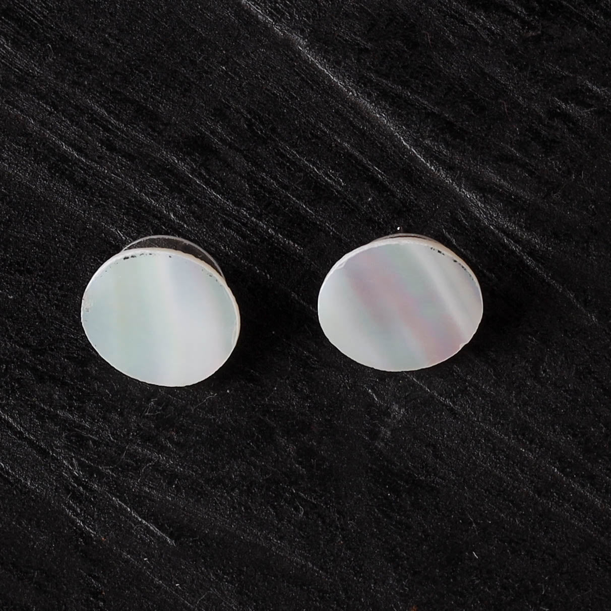 White - handcrafted seashell stud earrings 48