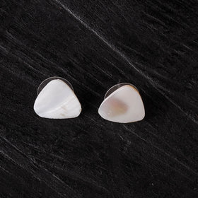 White - handcrafted seashell stud earrings 50