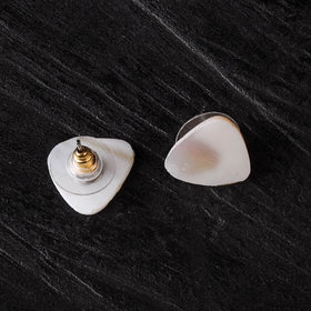 White - handcrafted seashell stud earrings 50