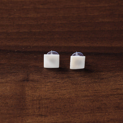 Buy Handcrafted Seashell Stud Earrings Online at iTokri.com 