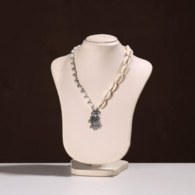 Buy Handcrafted Shell Work GS Necklace