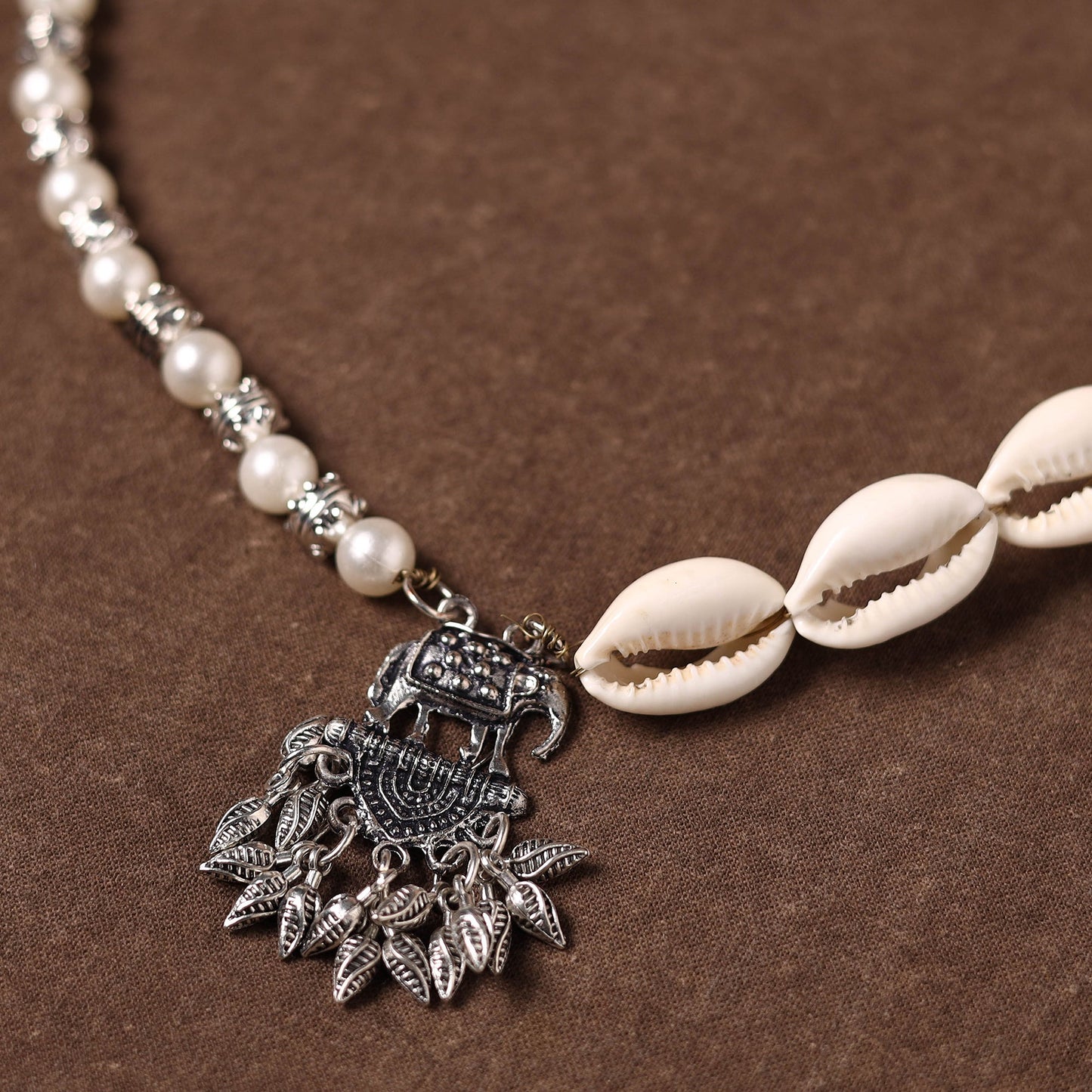 Buy Handcrafted Shell Work GS Necklace