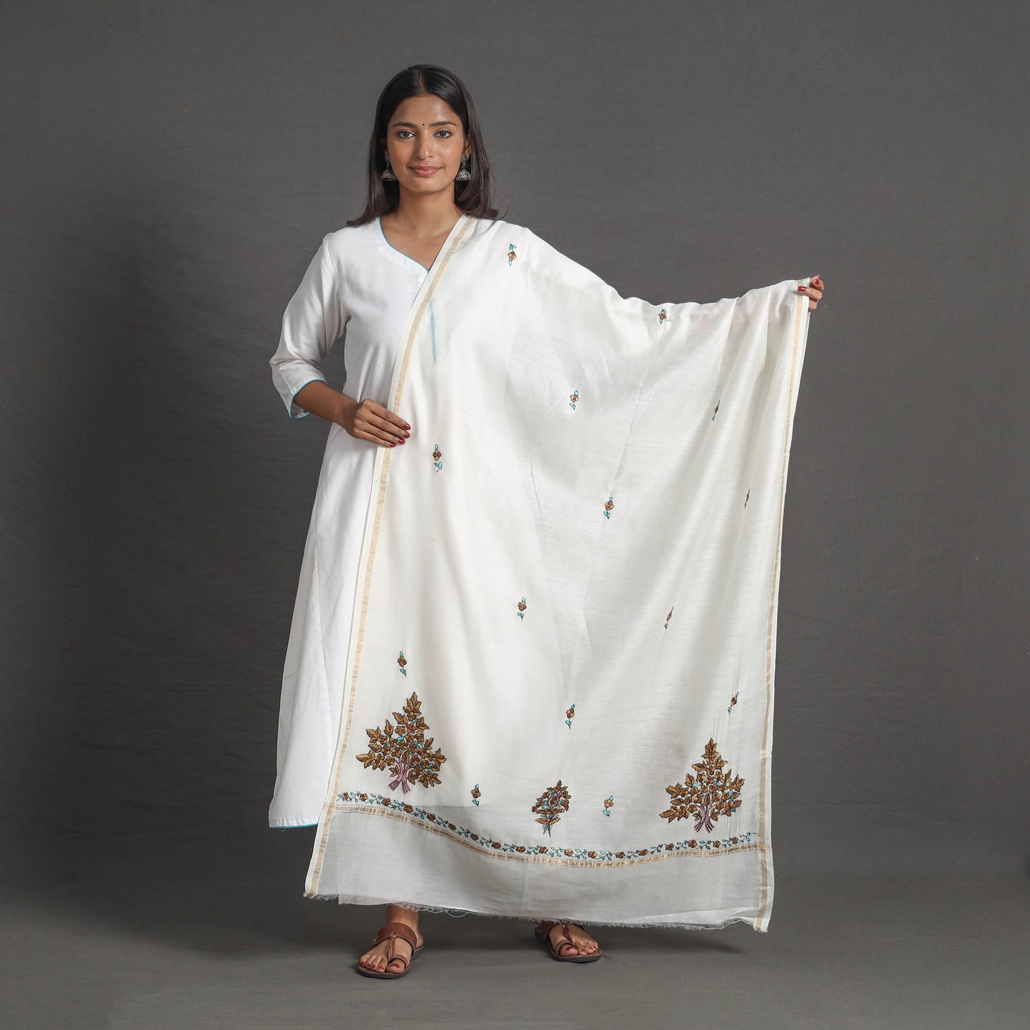  White Handloom Chanderi Silk Kashida Embroidery Dupatta 