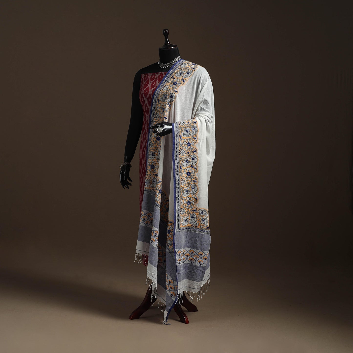 White - handloom cotton bengal hand kantha work dupatta 14