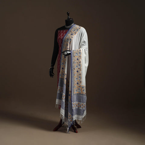 White - handloom cotton bengal hand kantha work dupatta 14