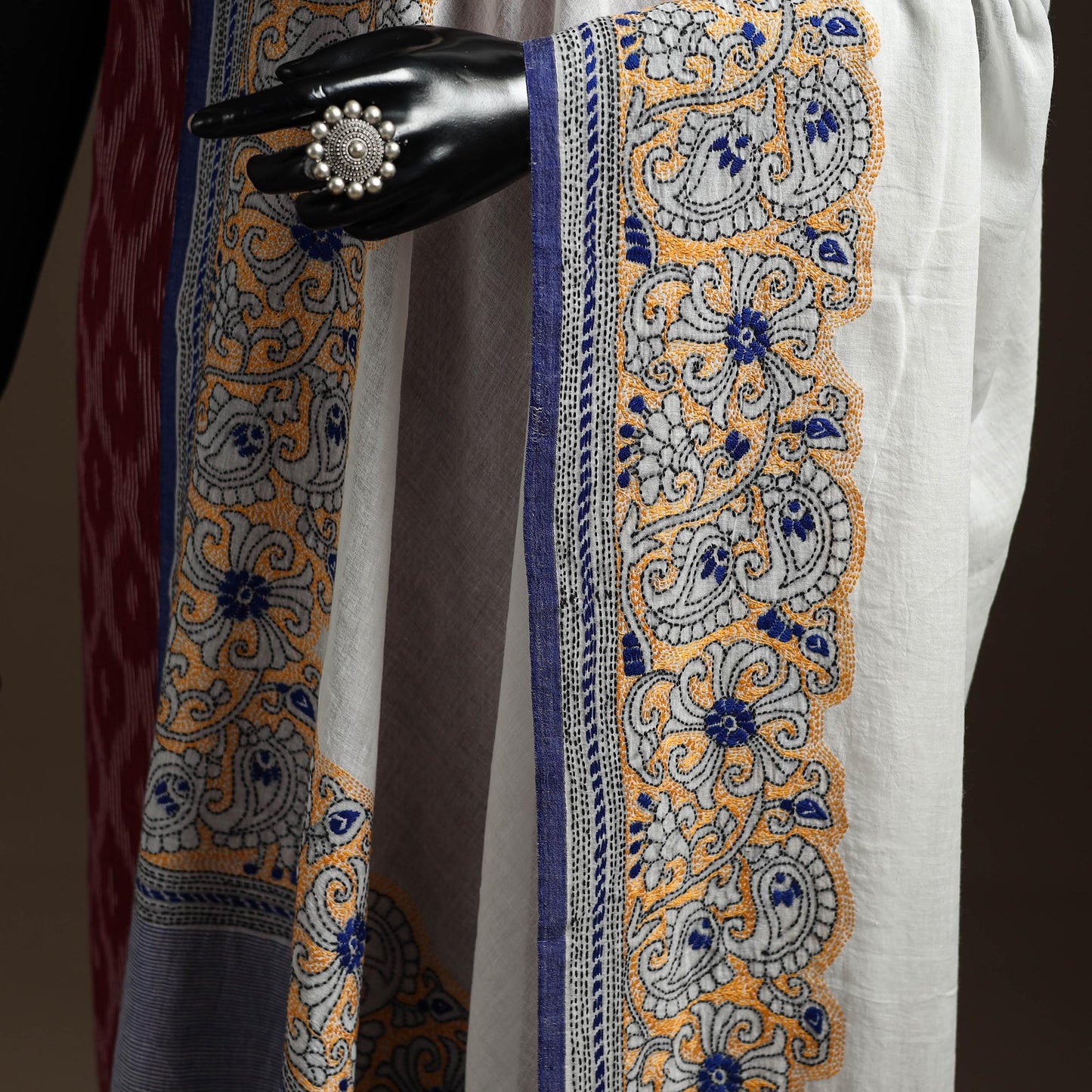 White - handloom cotton bengal hand kantha work dupatta 14