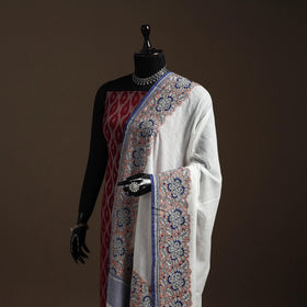 White - handloom cotton bengal hand kantha work dupatta 17