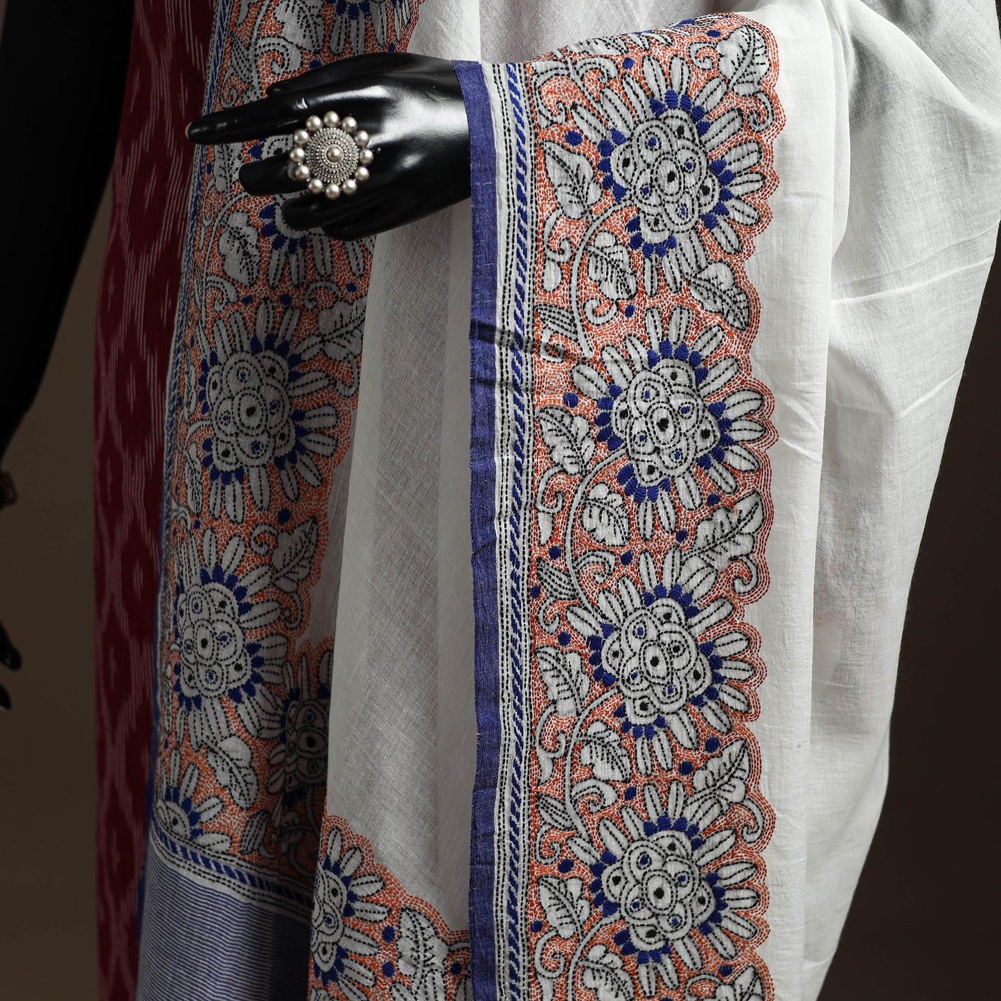 White - handloom cotton bengal hand kantha work dupatta 17