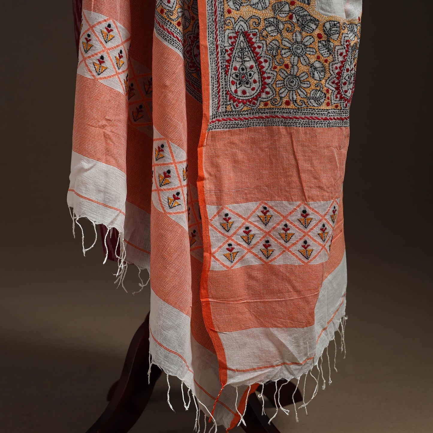 White - handloom cotton bengal hand kantha work dupatta 19