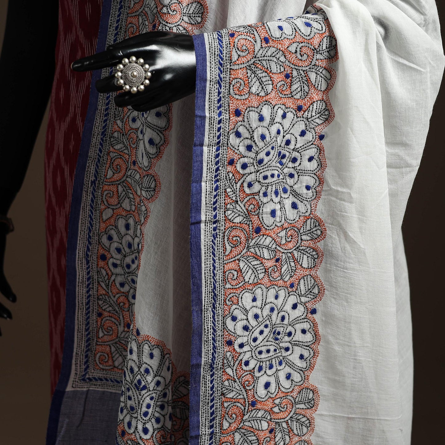 White - handloom cotton bengal hand kantha work dupatta 20