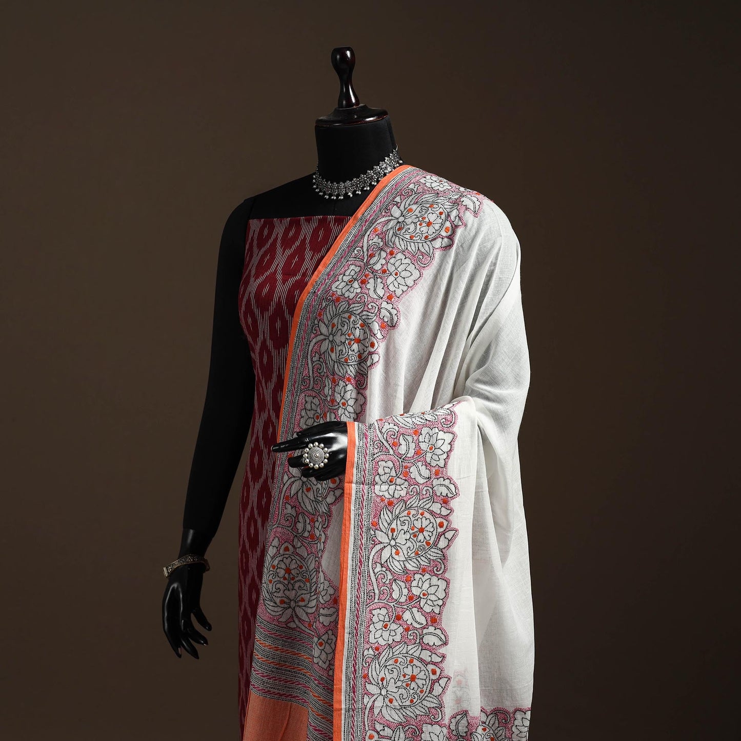 White - handloom cotton bengal hand kantha work dupatta 25