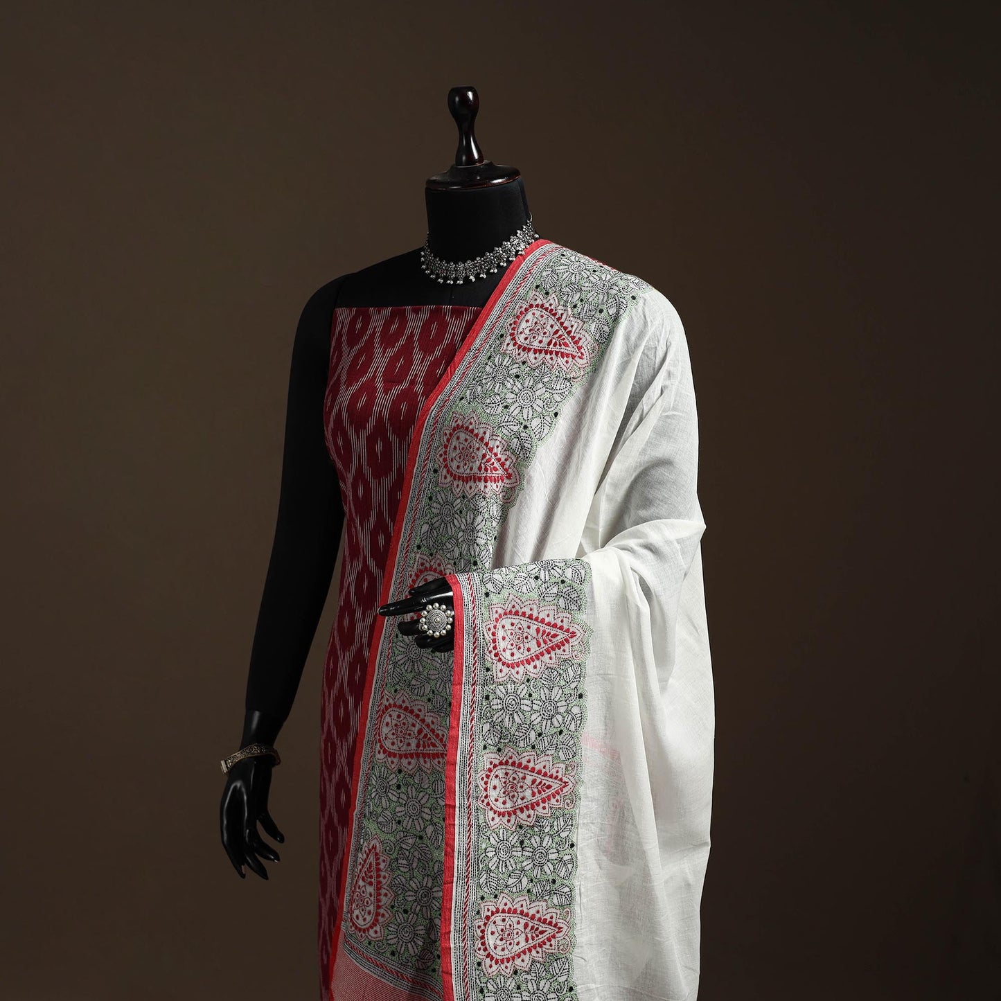 White - handloom cotton bengal hand kantha work dupatta 26