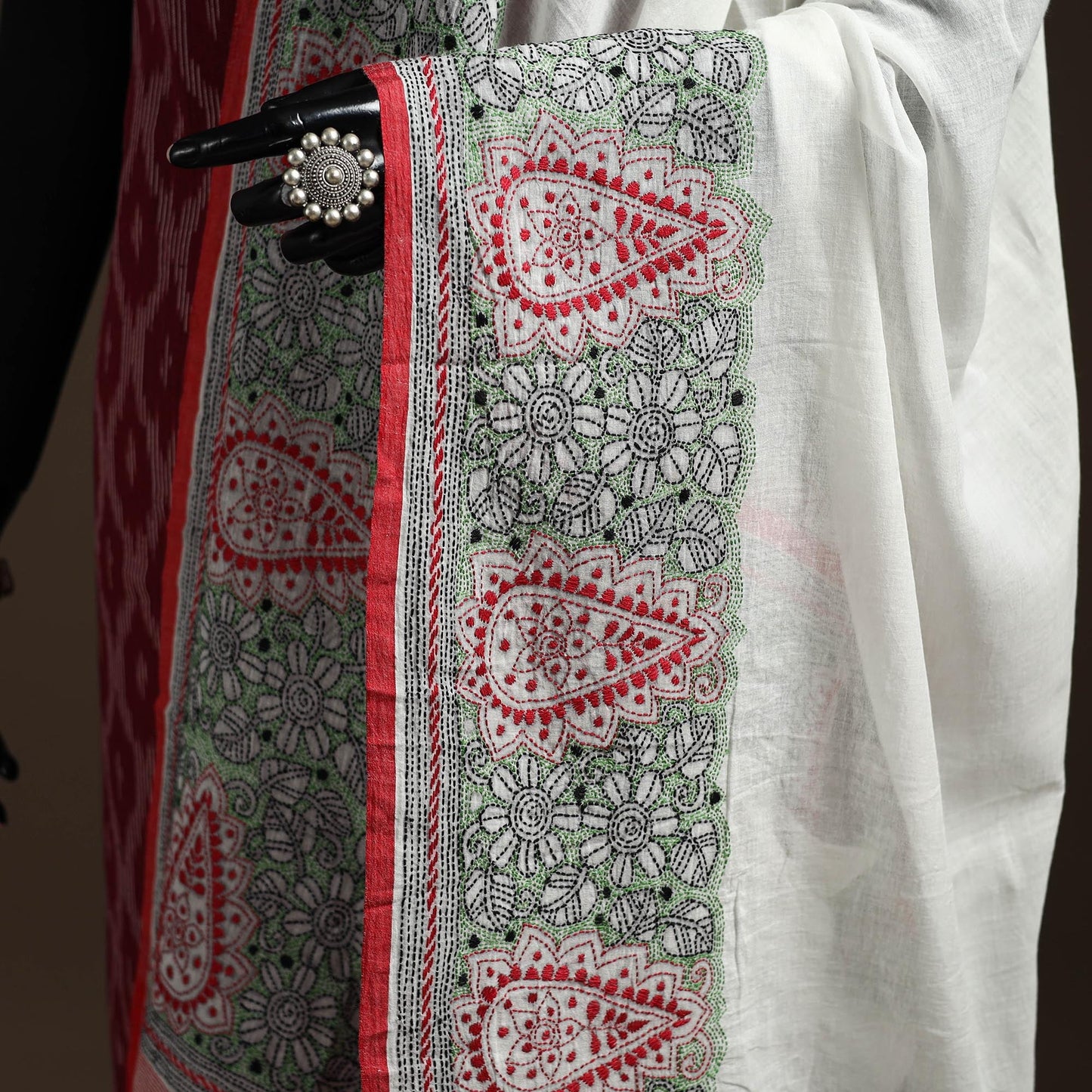 White - handloom cotton bengal hand kantha work dupatta 26