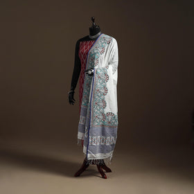 White - handloom cotton bengal hand kantha work dupatta 27