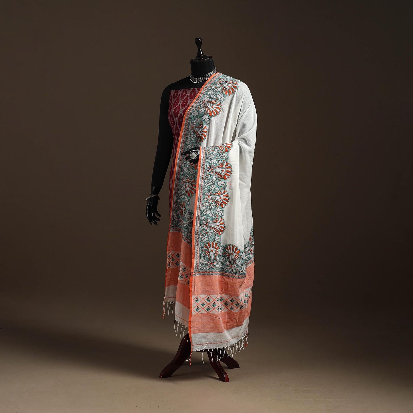 White - handloom cotton bengal hand kantha work dupatta 30