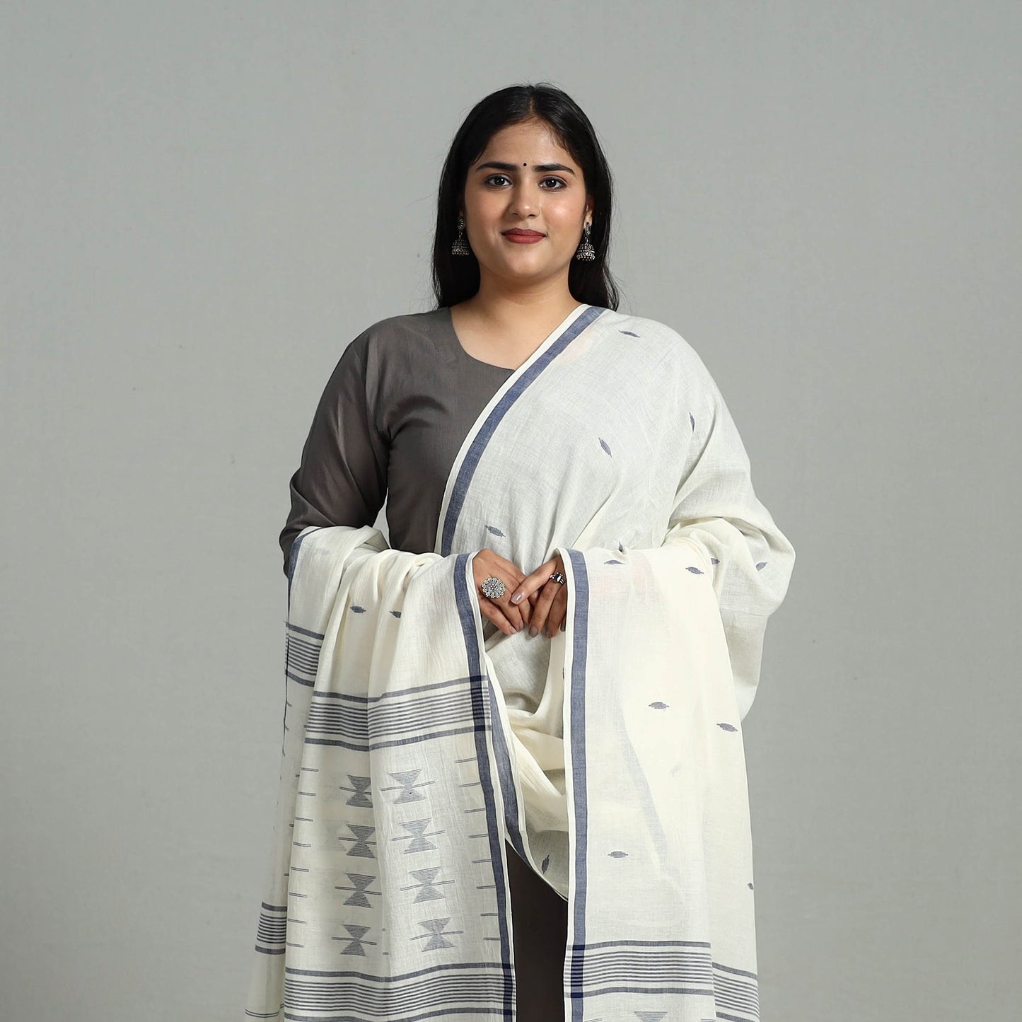 White - handloom cotton burdwan jamdani dupatta 15