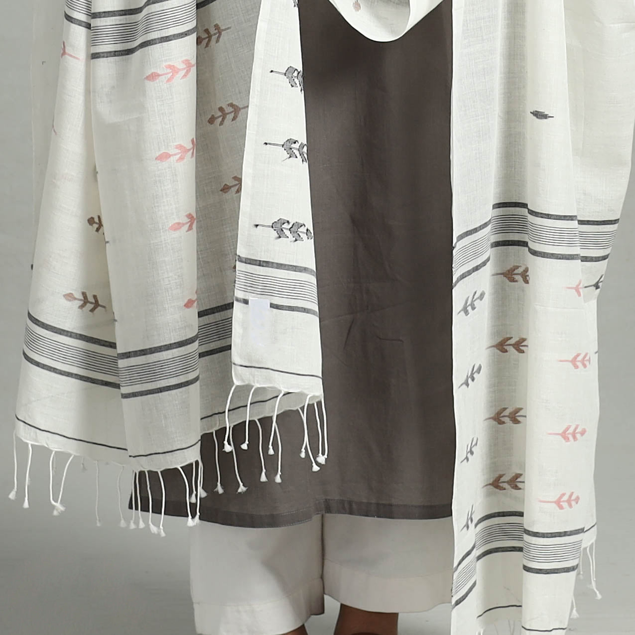 Buy White Handloom Cotton Burdwan Jamdani Dupatta Online