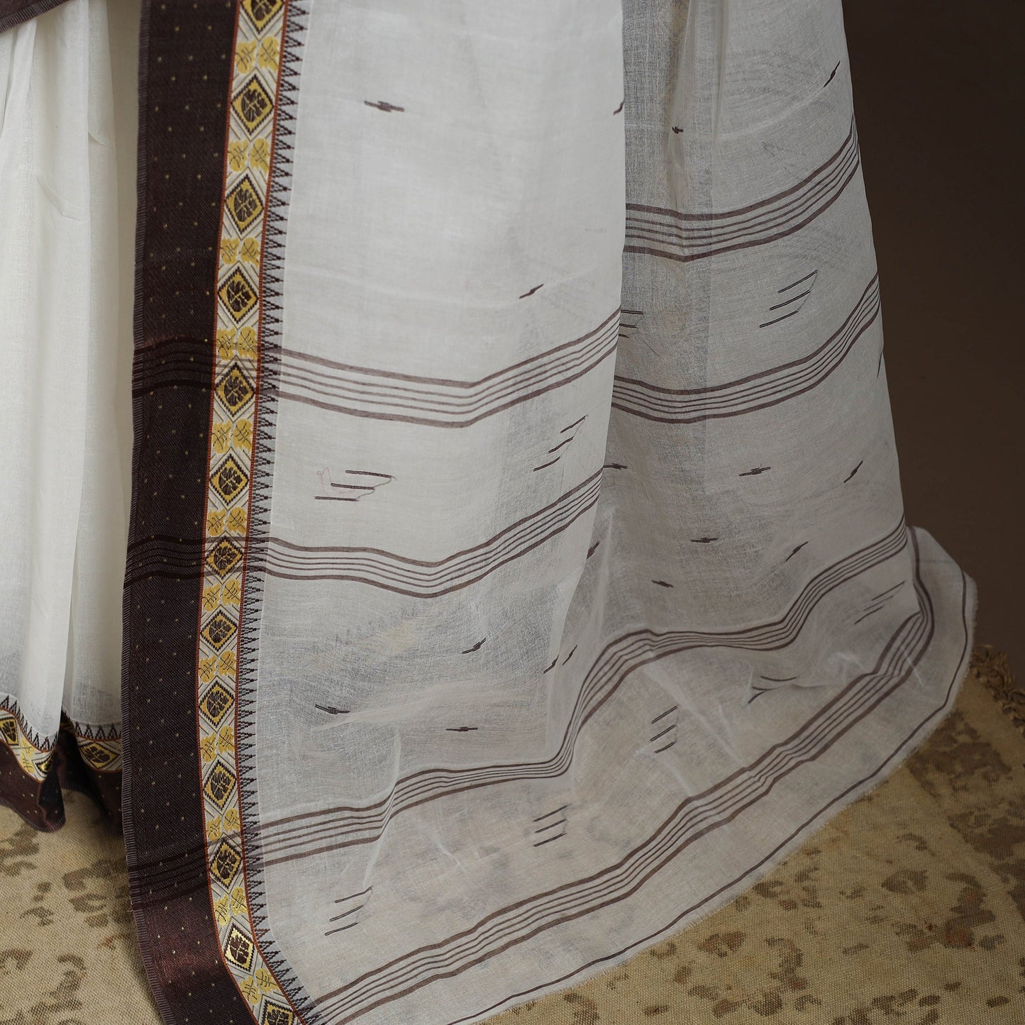 White Handloom Cotton Phulia Jamdani Saree