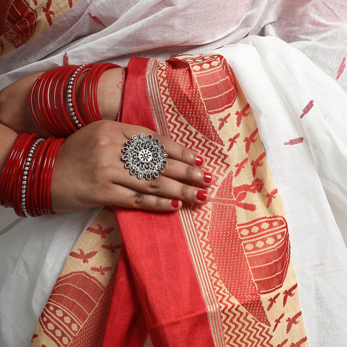 Buy White Handloom Cotton Phulia Jamdani Saree