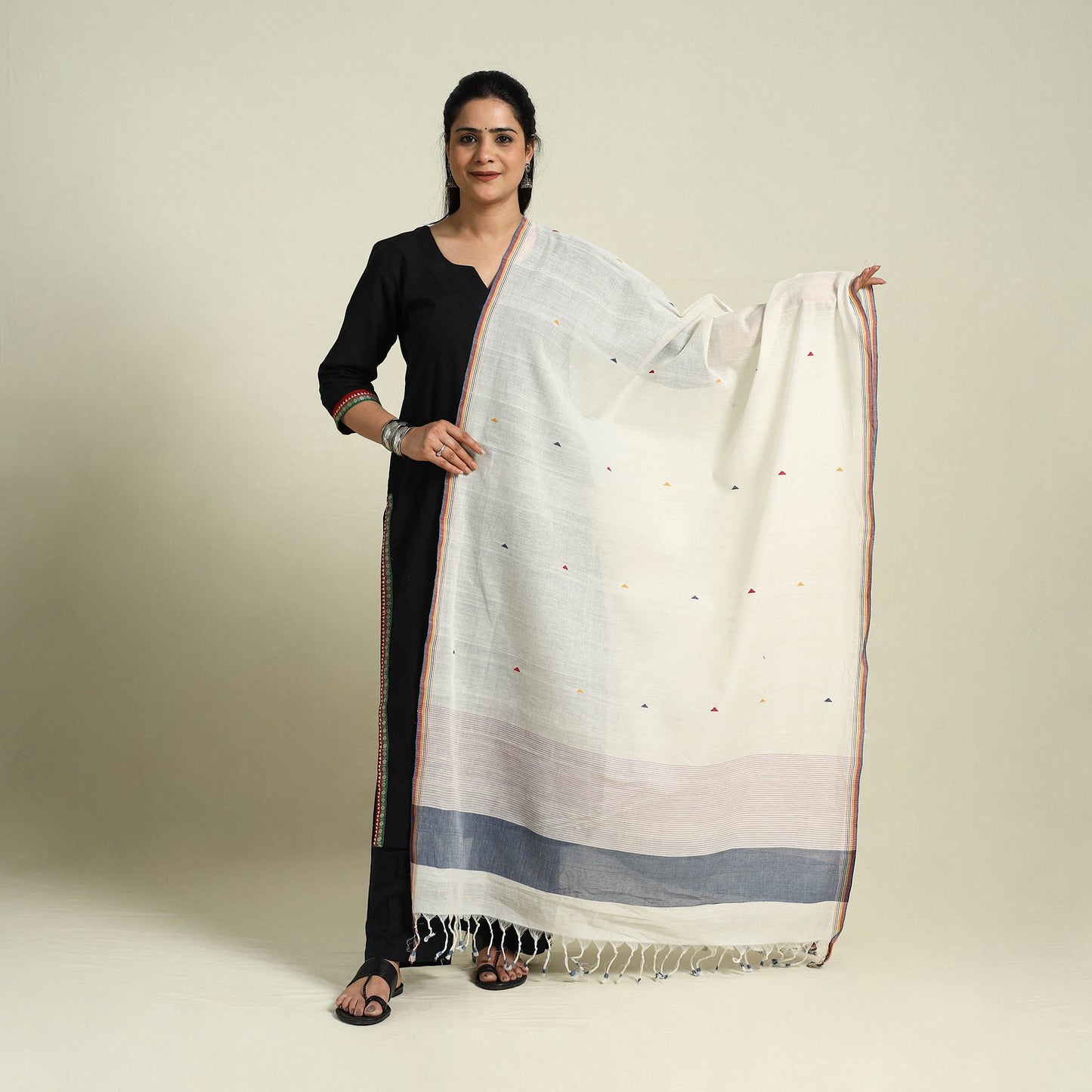 Buy White Handloom Cotton Srikakulam Jamdani Dupatta