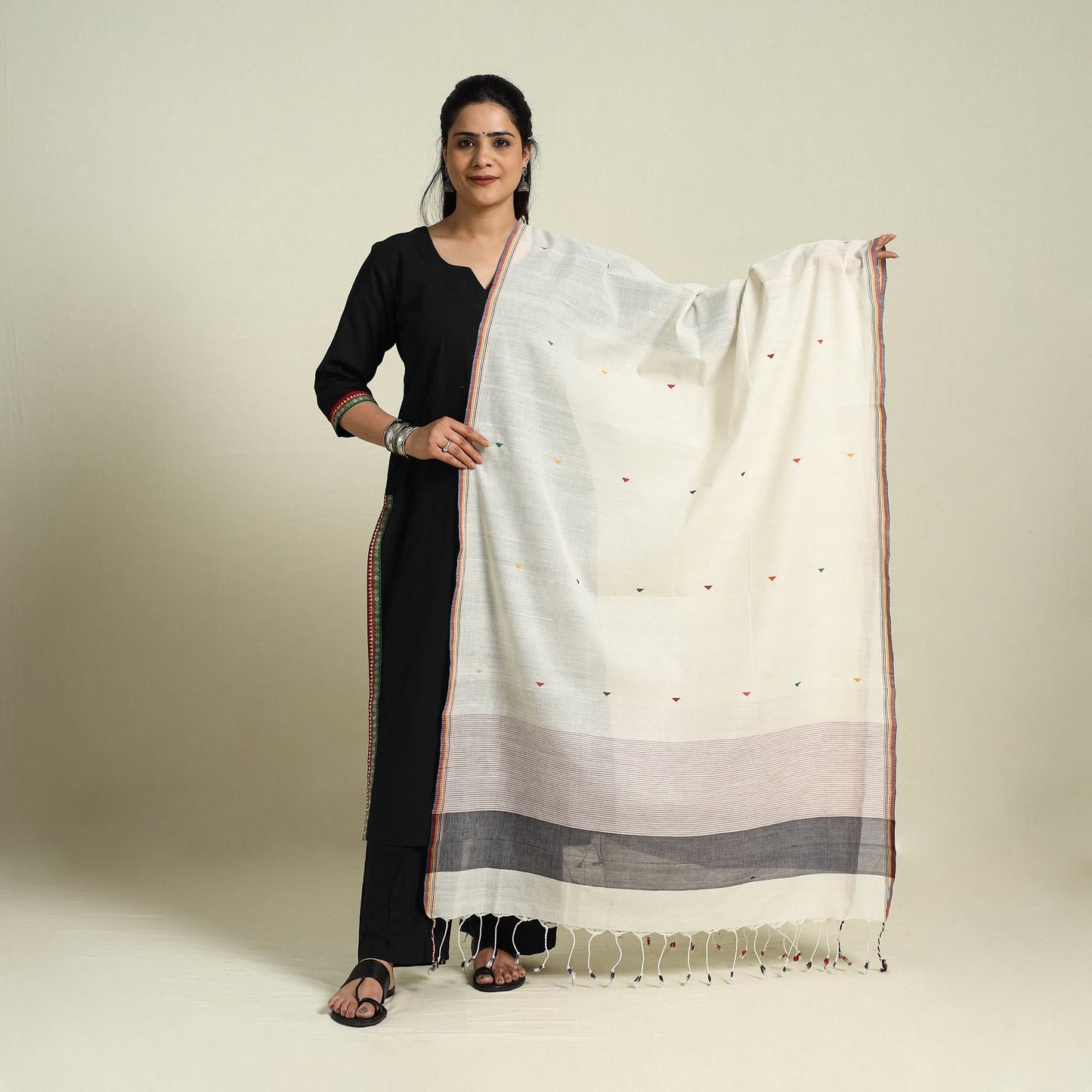 Buy White Handloom Cotton Srikakulam Jamdani Dupatta