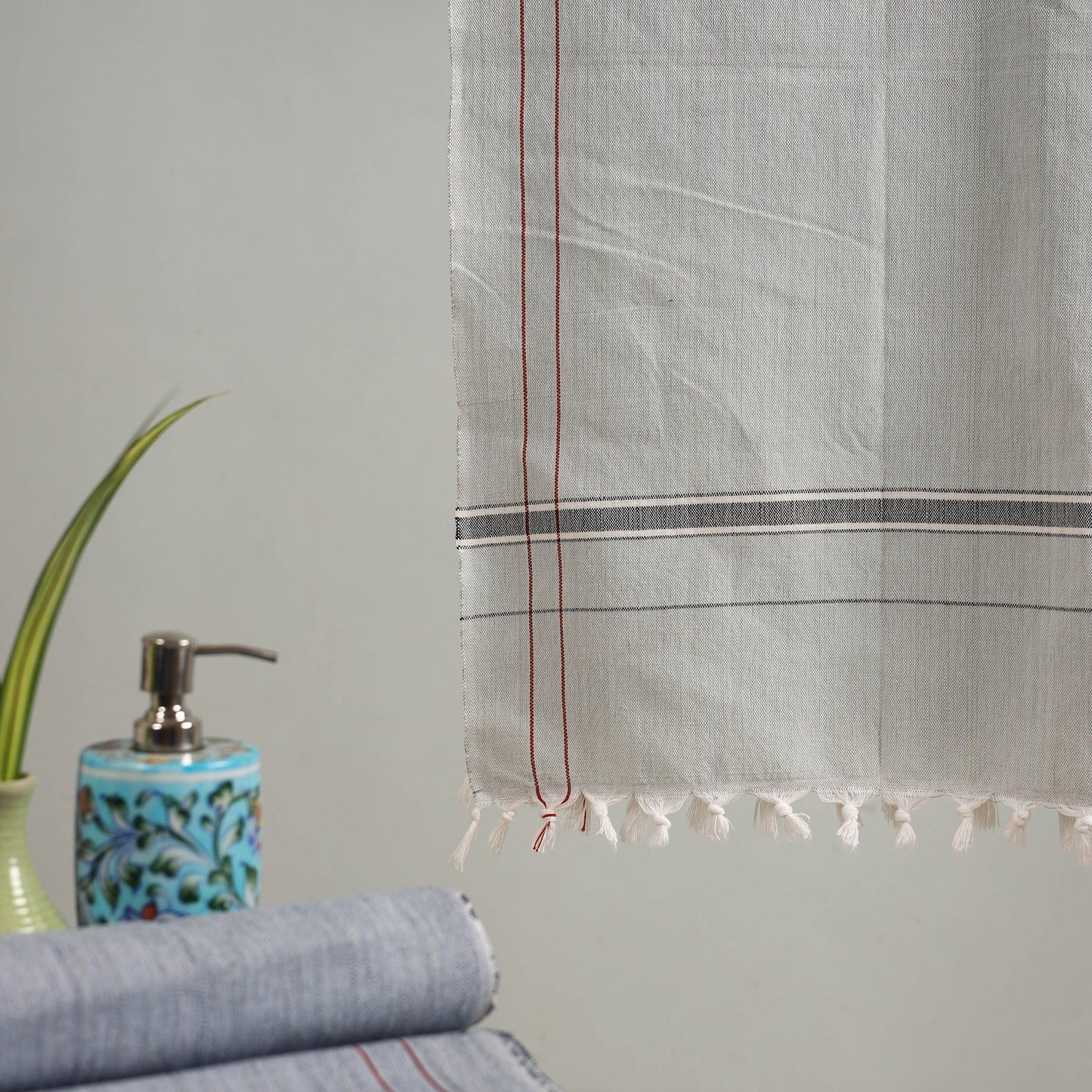 Buy Handloom Fine Cotton Plain Bath Towel