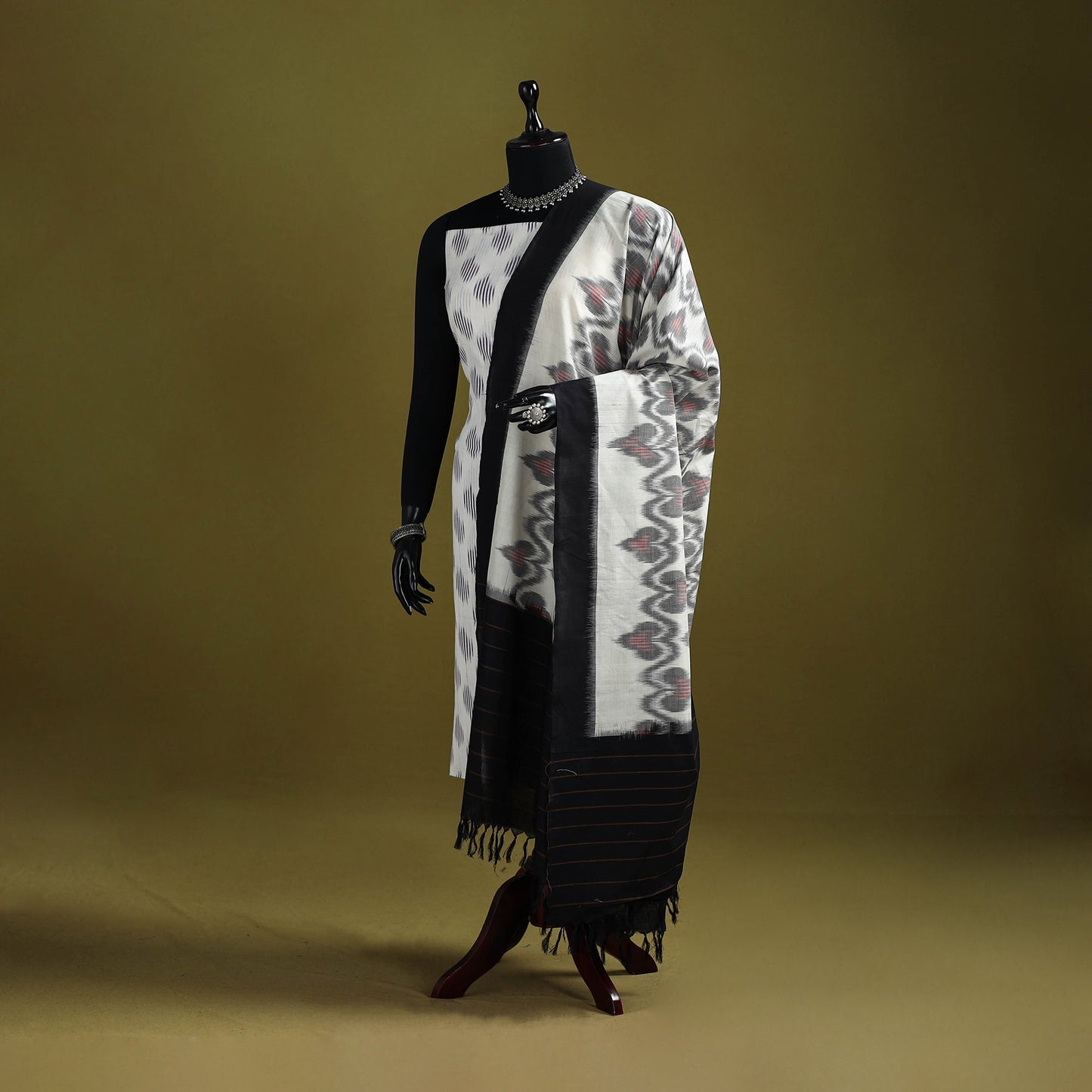 Handloom mercerised cotton pochampally ikat dupatta 32