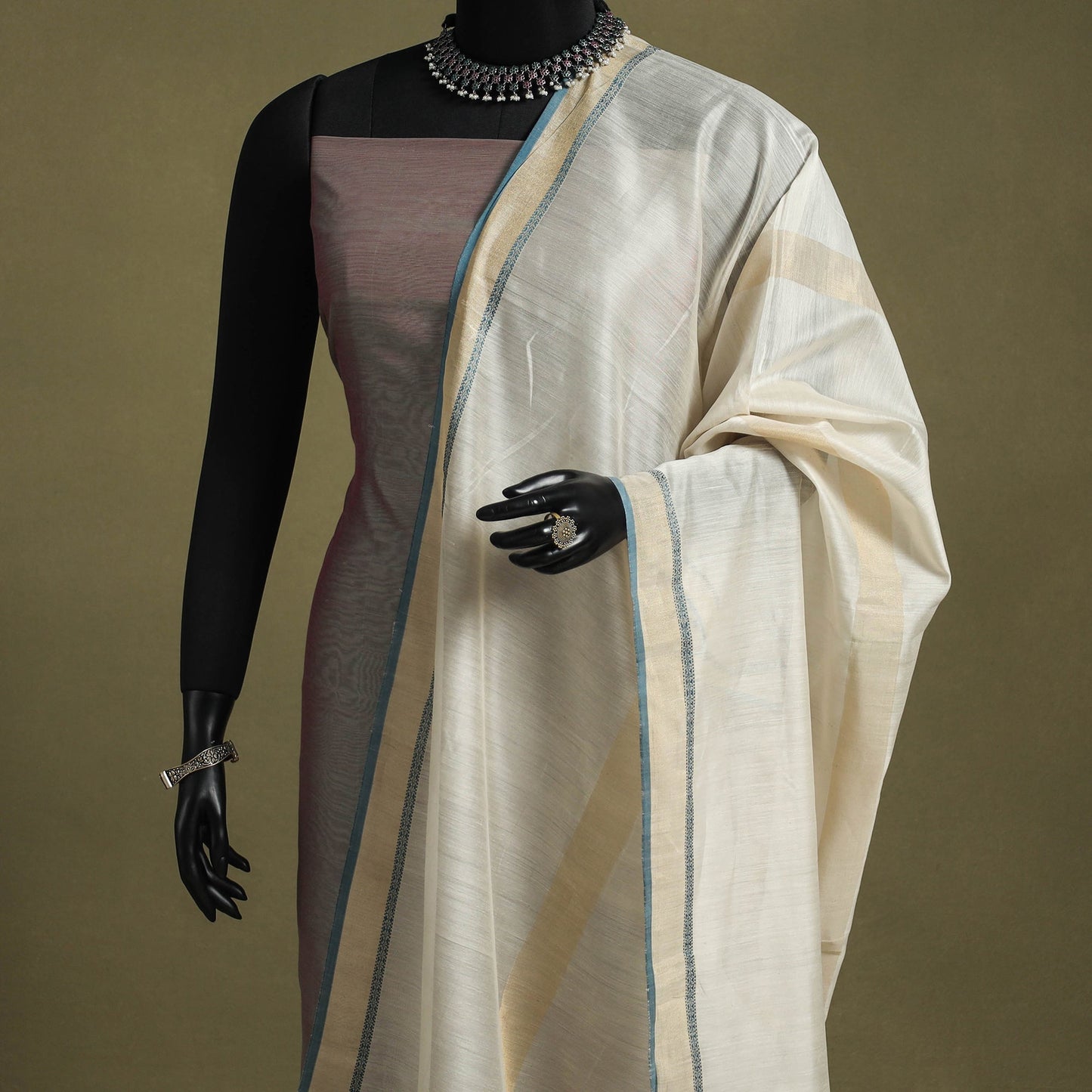 White - handloom silk cotton maheshwari dupatta 41