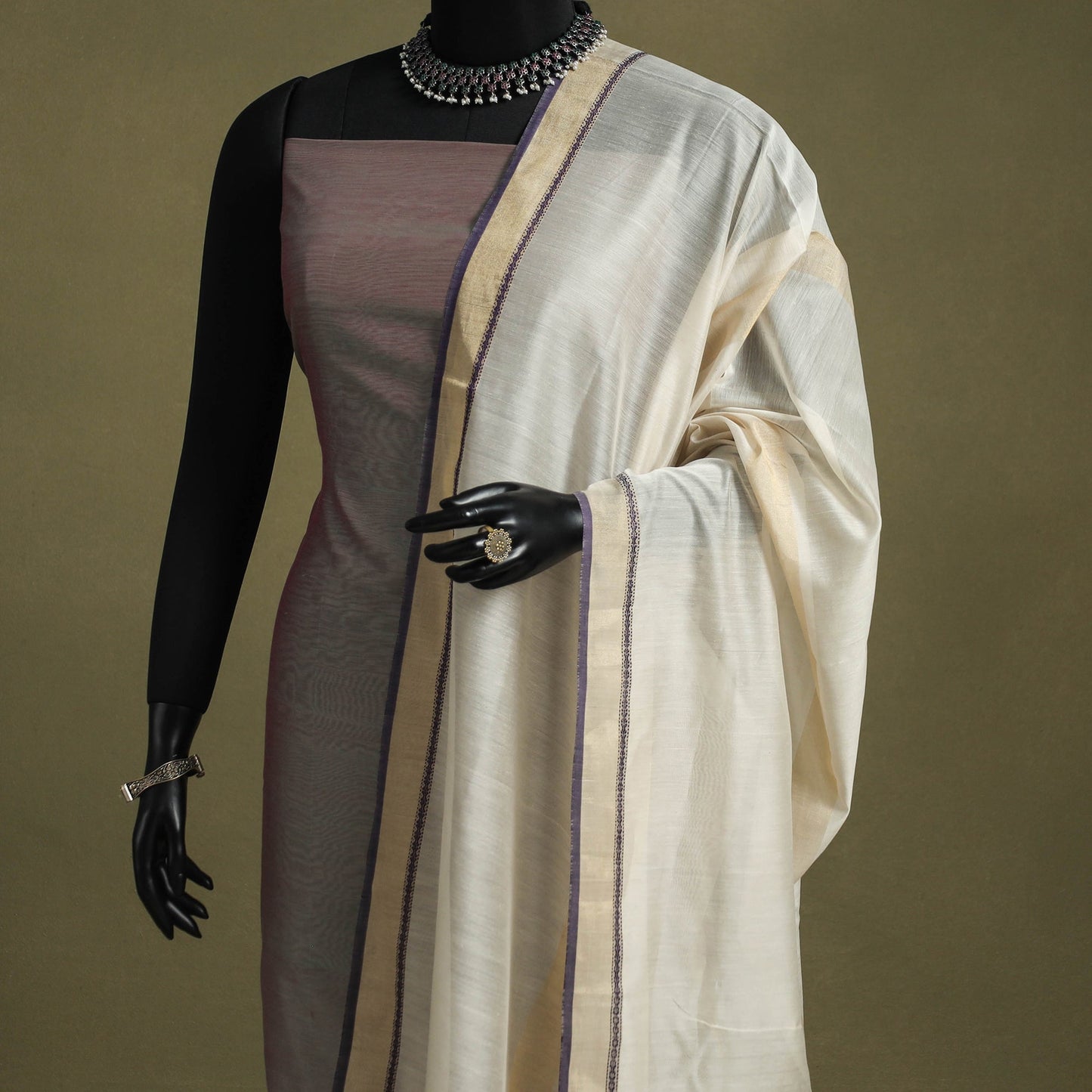 White - handloom silk cotton maheshwari dupatta 43