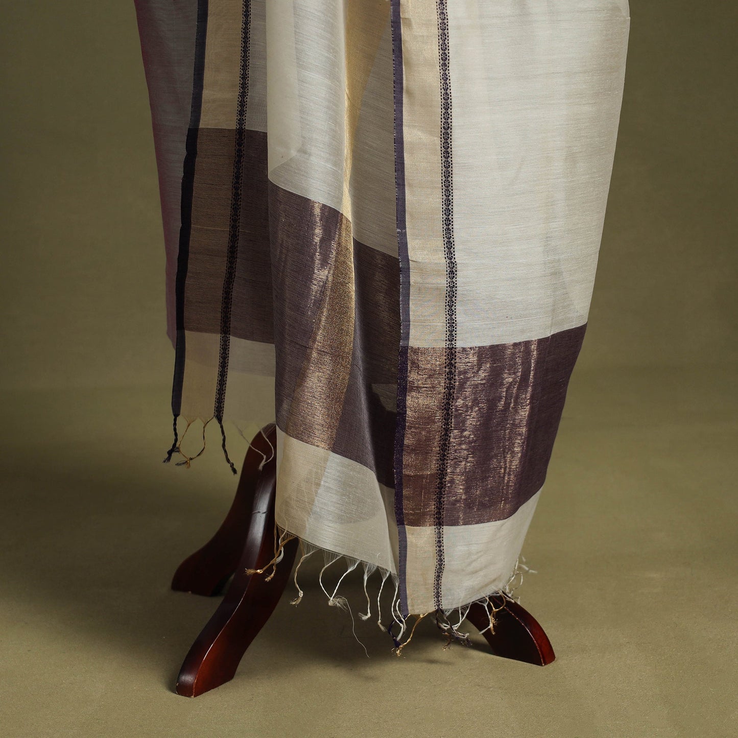 White - handloom silk cotton maheshwari dupatta 43