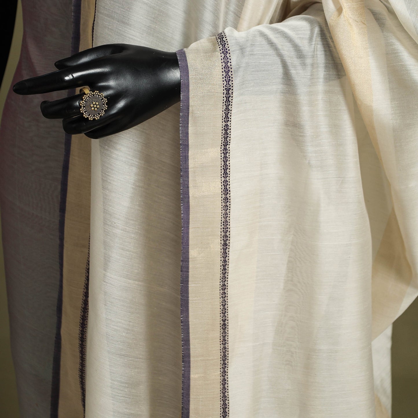 White - handloom silk cotton maheshwari dupatta 43