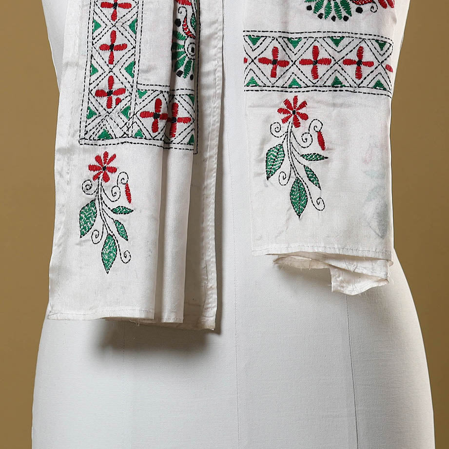 White - handloom tussar silk bengal kantha work stole 08