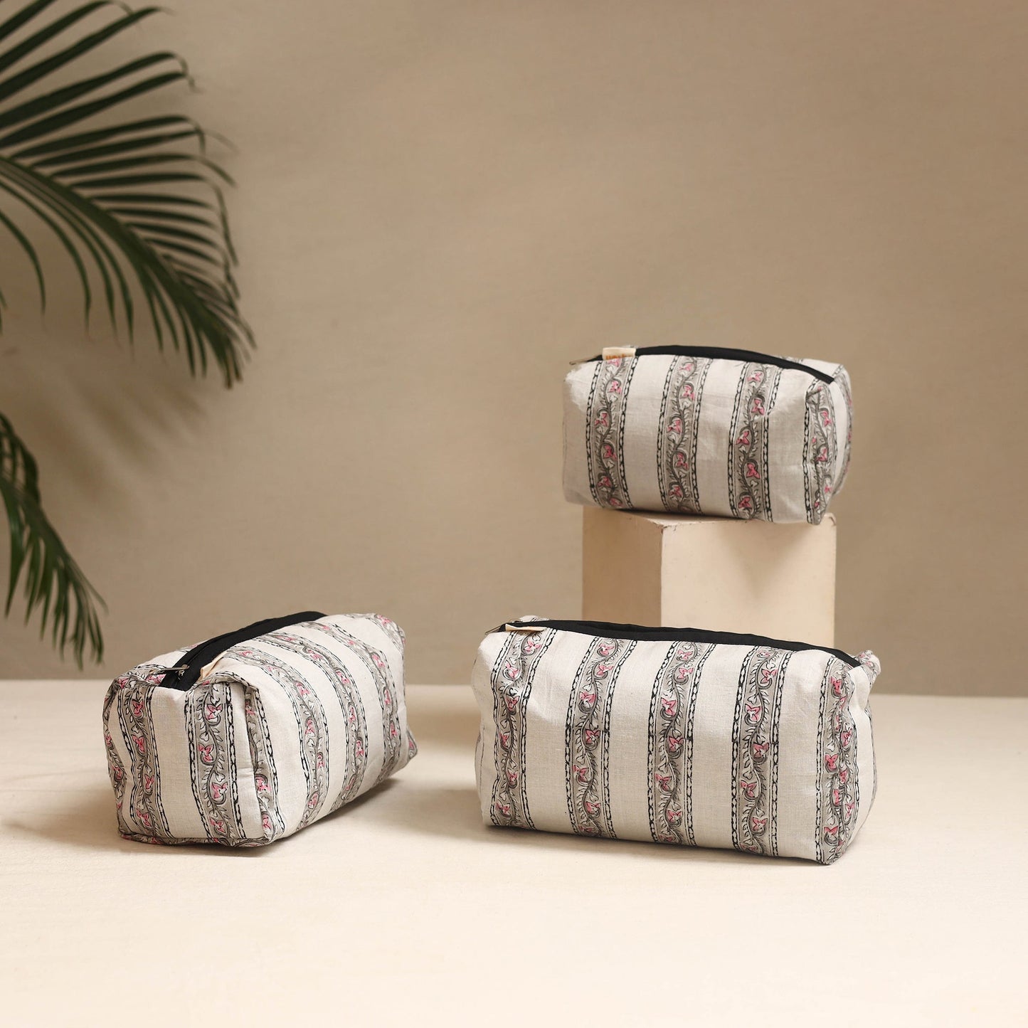 White - handmade cotton toiletry bags (set of 3) 05