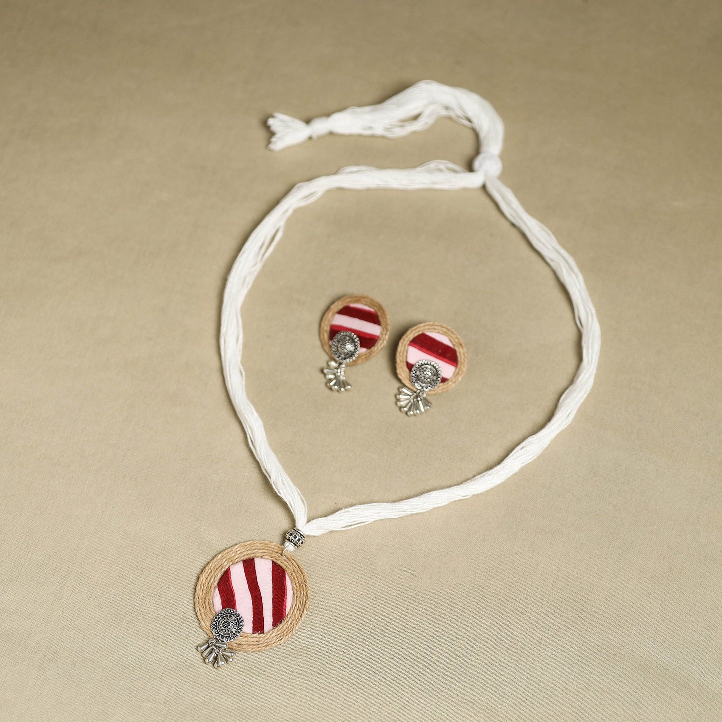 Buy Handmade GS Jute Fabart Necklace Set Online