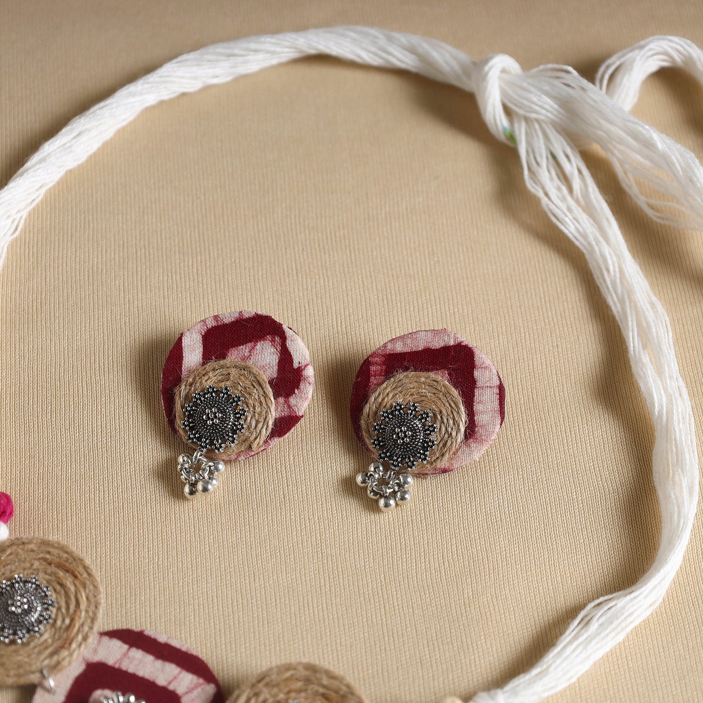 White - handmade gs jute fabart necklace set 10