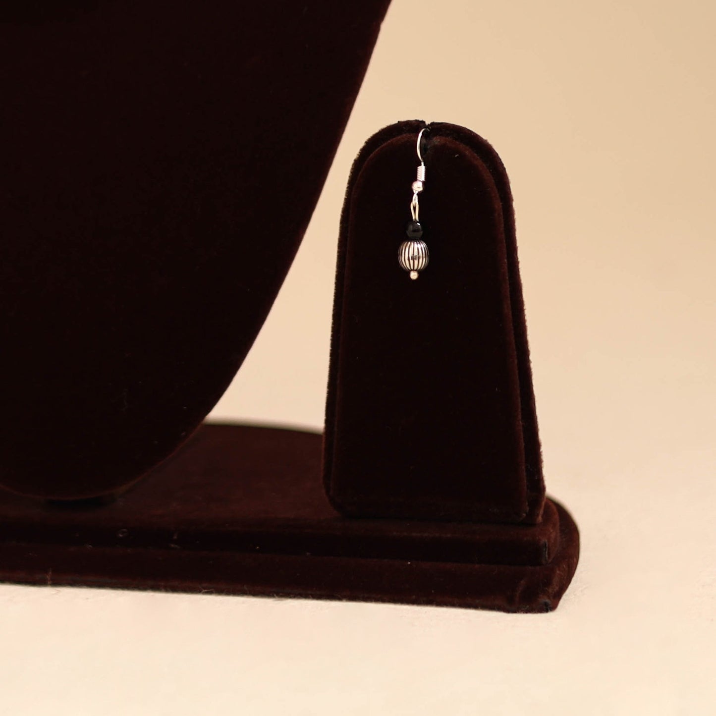 White - handmade metal beadwork necklace set 45