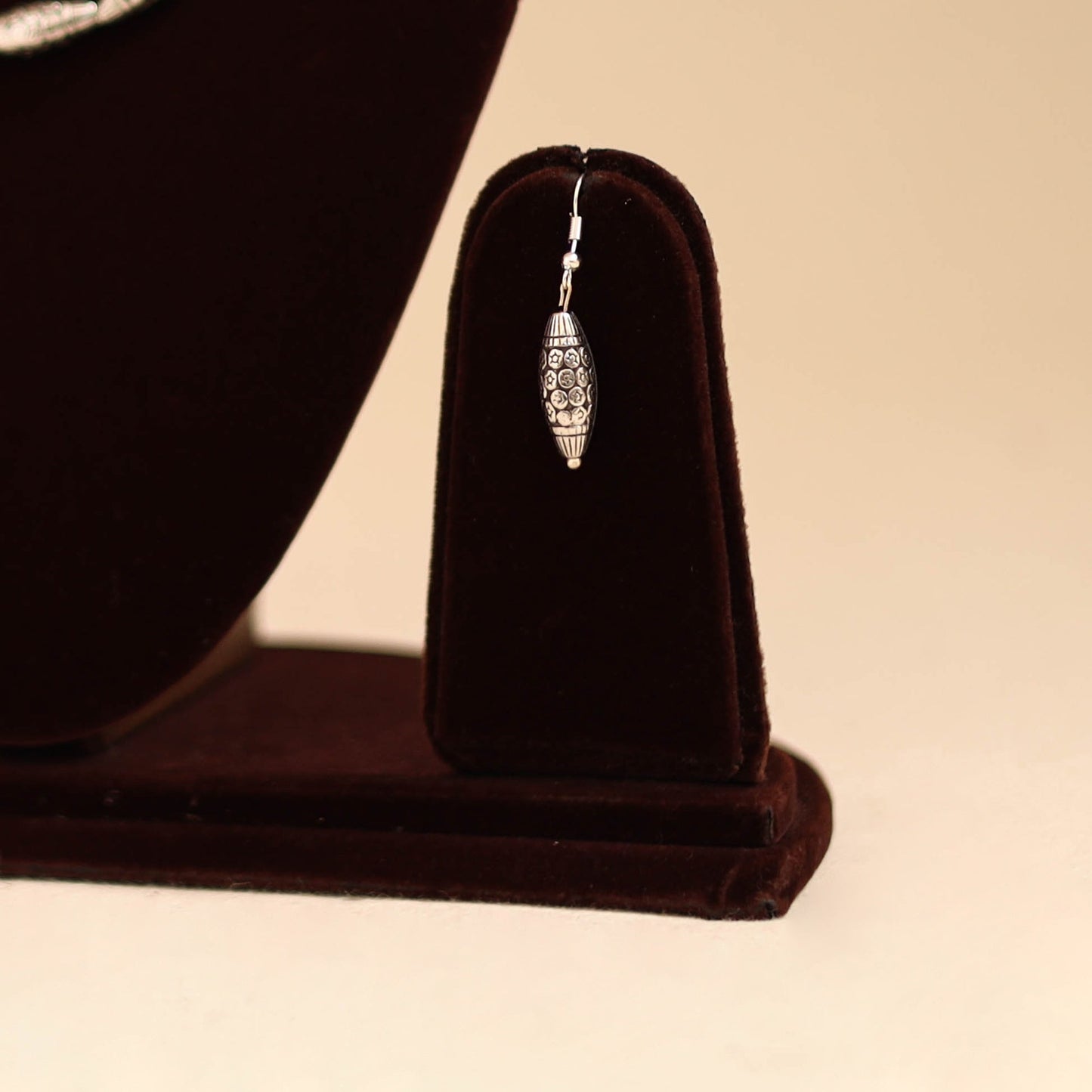 White - handmade metal beadwork necklace set 48