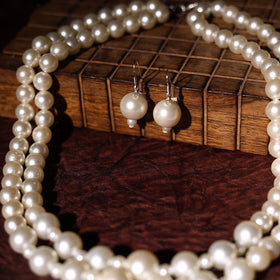  Handmade Pearl Necklace Set
