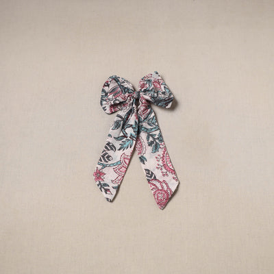 White - handmade women’s bow hair clip 104 - handcrafted