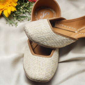 White Handstitched Embroidered Jutti 