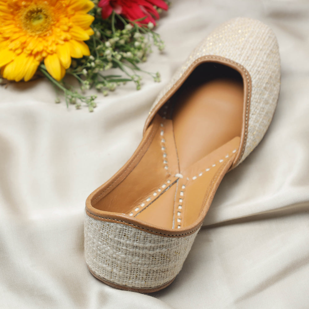 White Handstitched Embroidered Jutti 