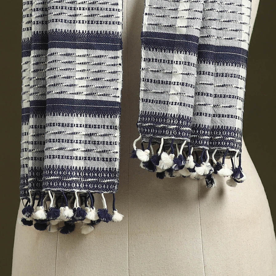 White - handwoven merino wool kutch bhujodi stole 27